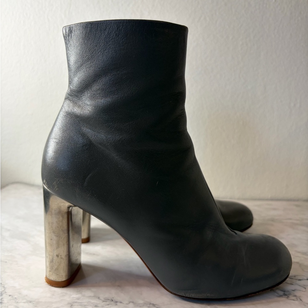 Celine Gray Leather Boots comfortable fit for any occasion - Picture 14 of 15